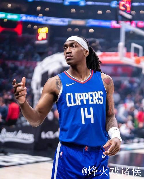 曼恩3年4700万提前续约快船 上赛季场均8.8分 曼恩3年4700万提前续约快船 上赛季场均8.8分